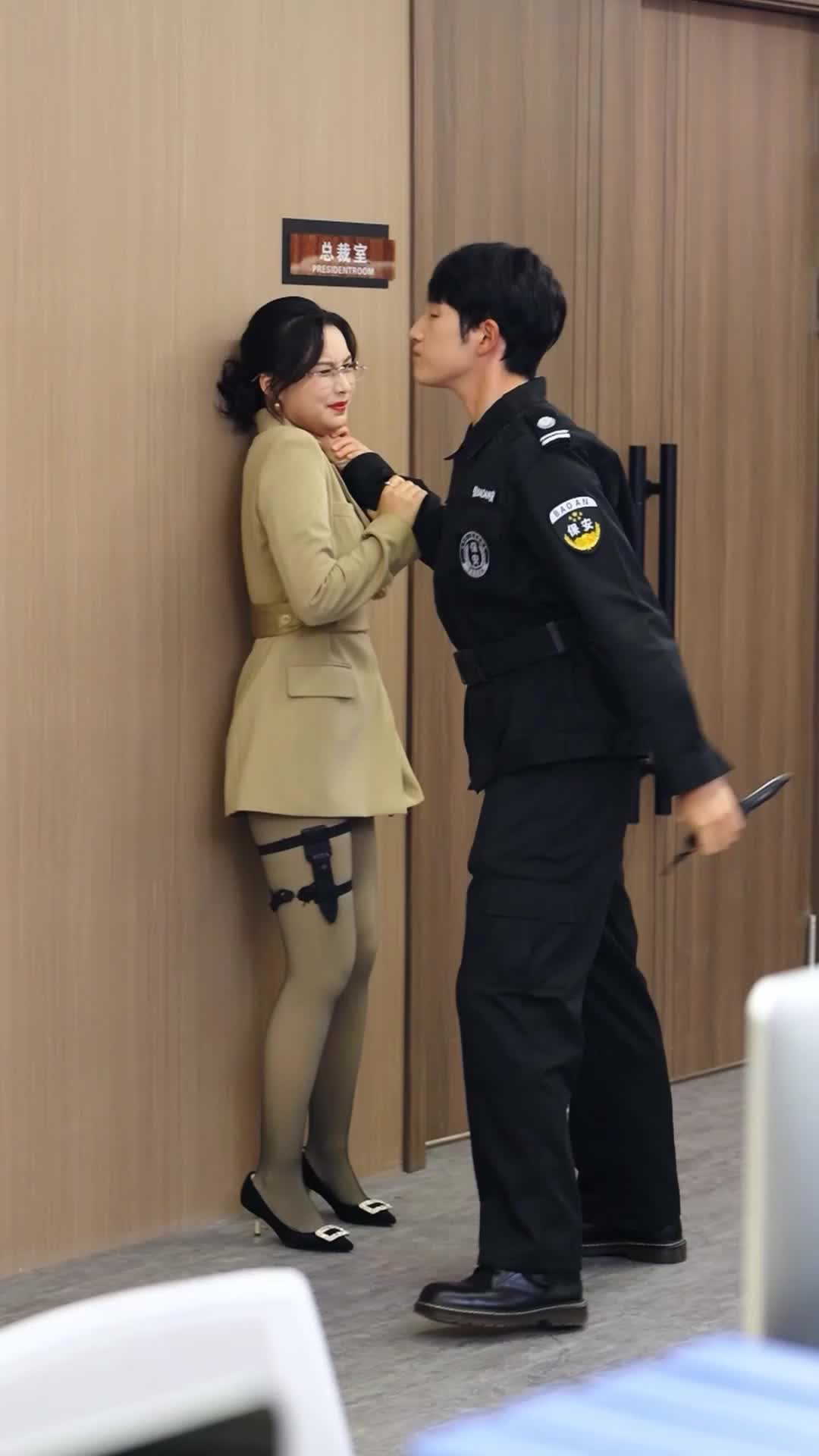 Episode 9 - The Deadliest Man Became Her Bodyguard